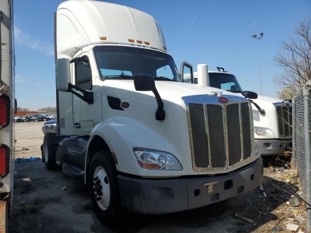 PETERBILT 579 2018 white  diesel 1XPBA48X8JD478321 photo #1