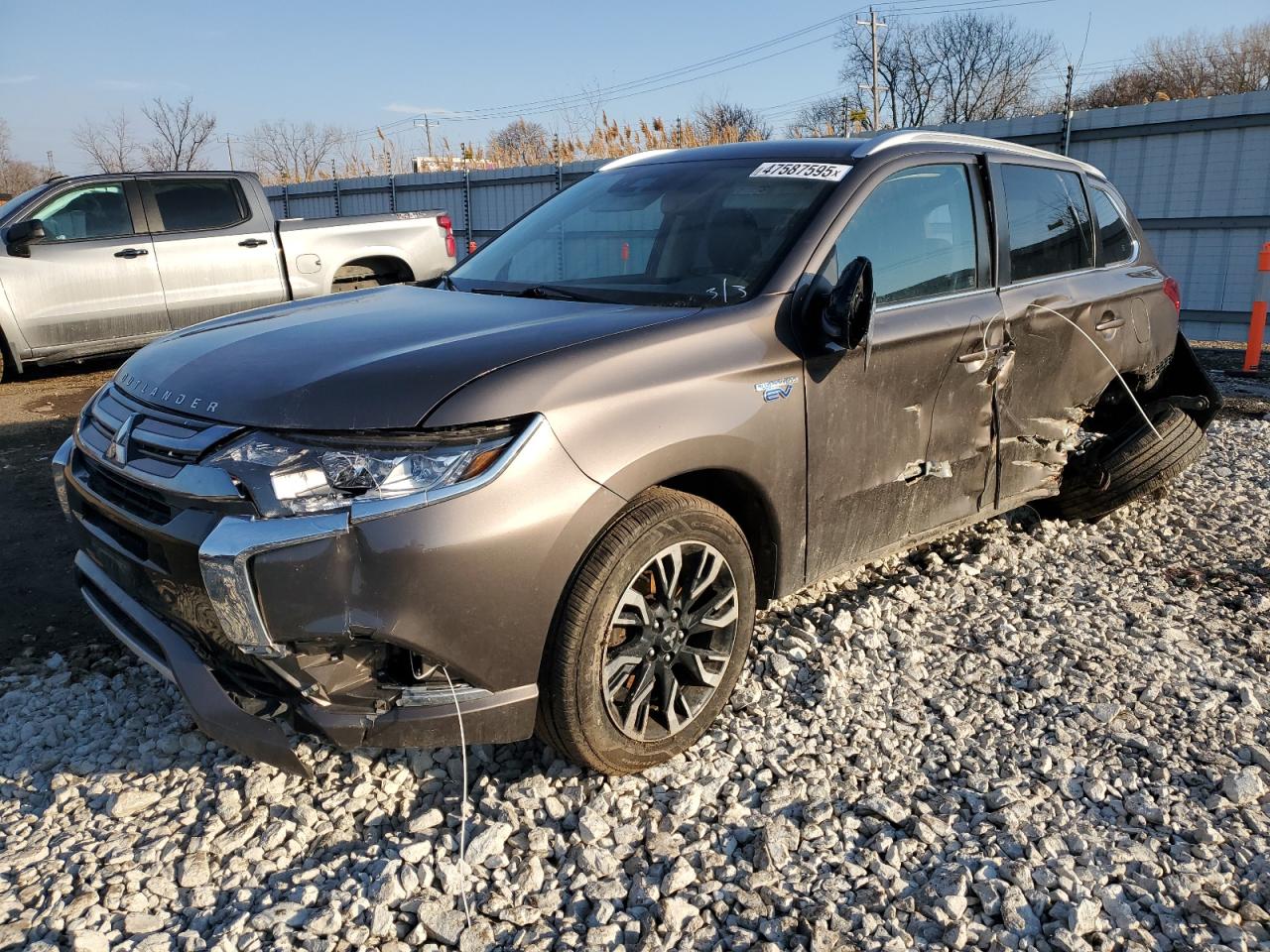 MITSUBISHI OUTLANDER SE