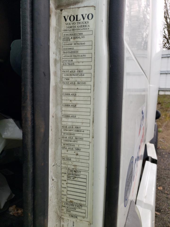 Lot #3267073702 2014 VOLVO VN VNL