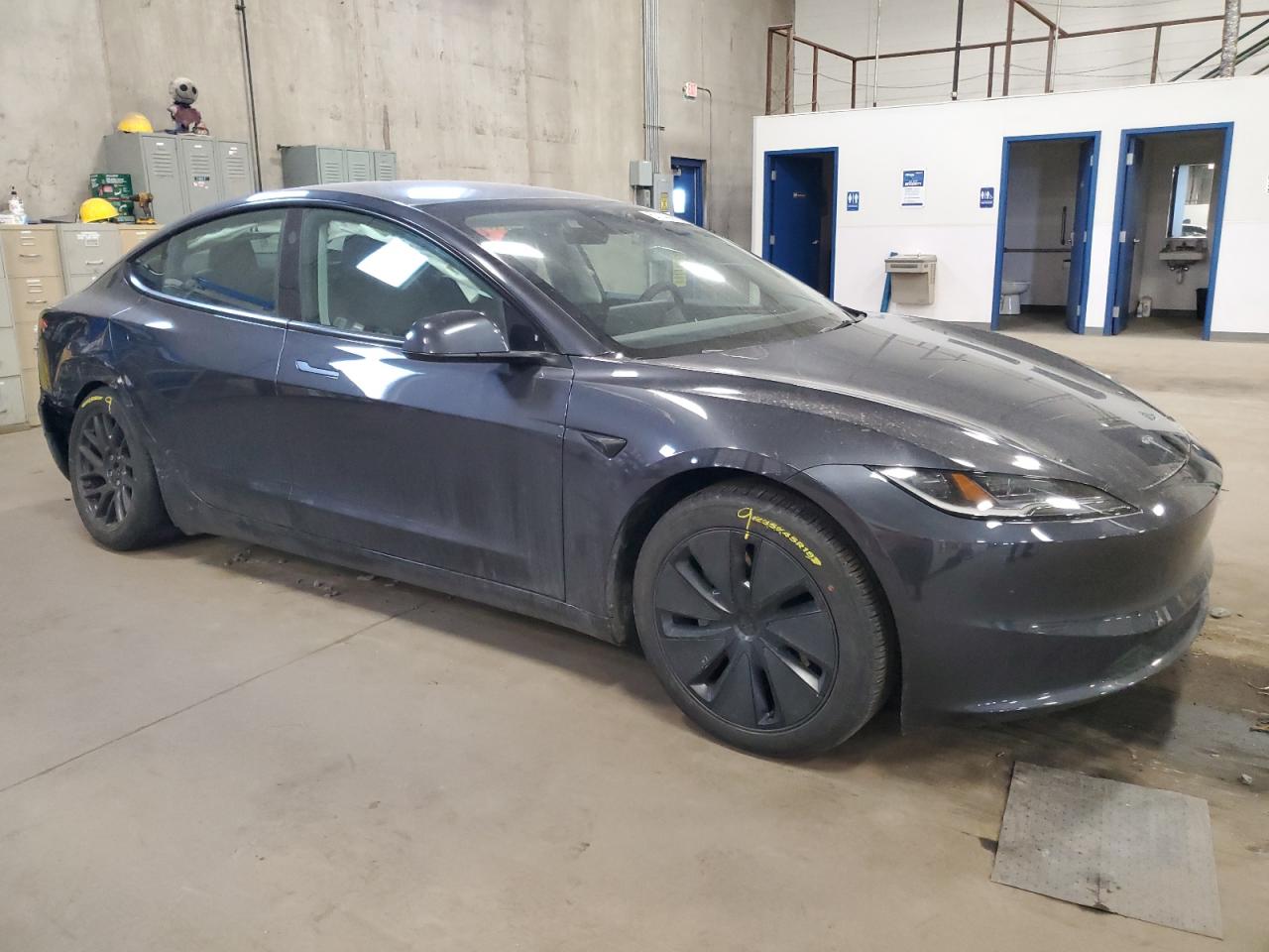 Tesla Model 3 2024
