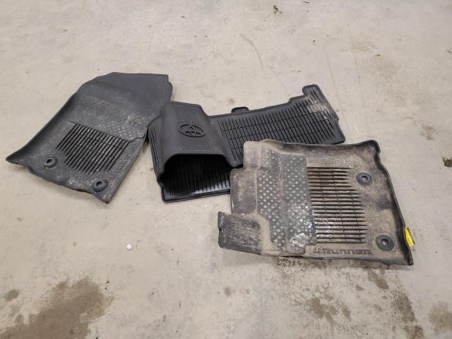 2022 TOYOTA 4RUNNER SR JTEMU5JR9N6017640