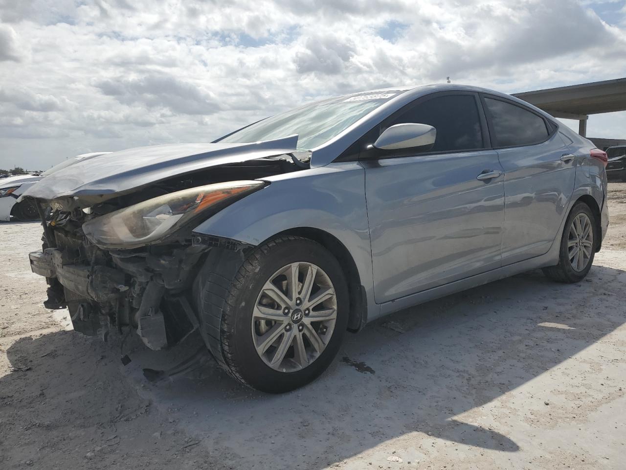 HYUNDAI ELANTRA SE