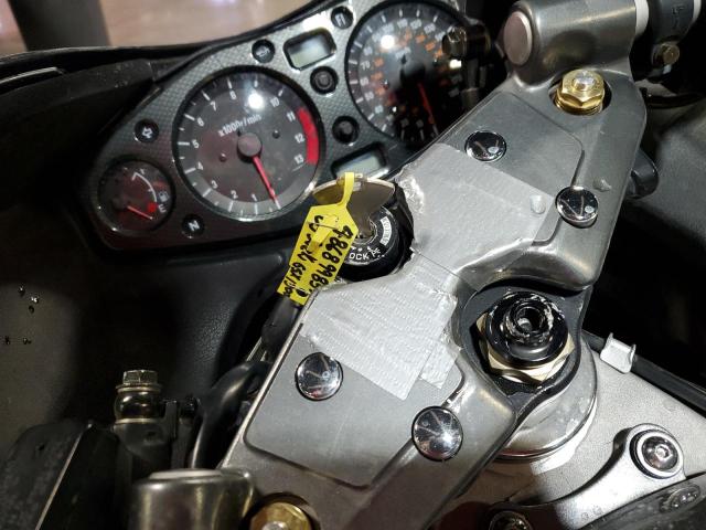 2005 SUZUKI GSX1300 RK JS1GW71A252110566