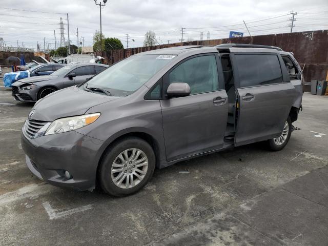 TOYOTA SIENNA XLE