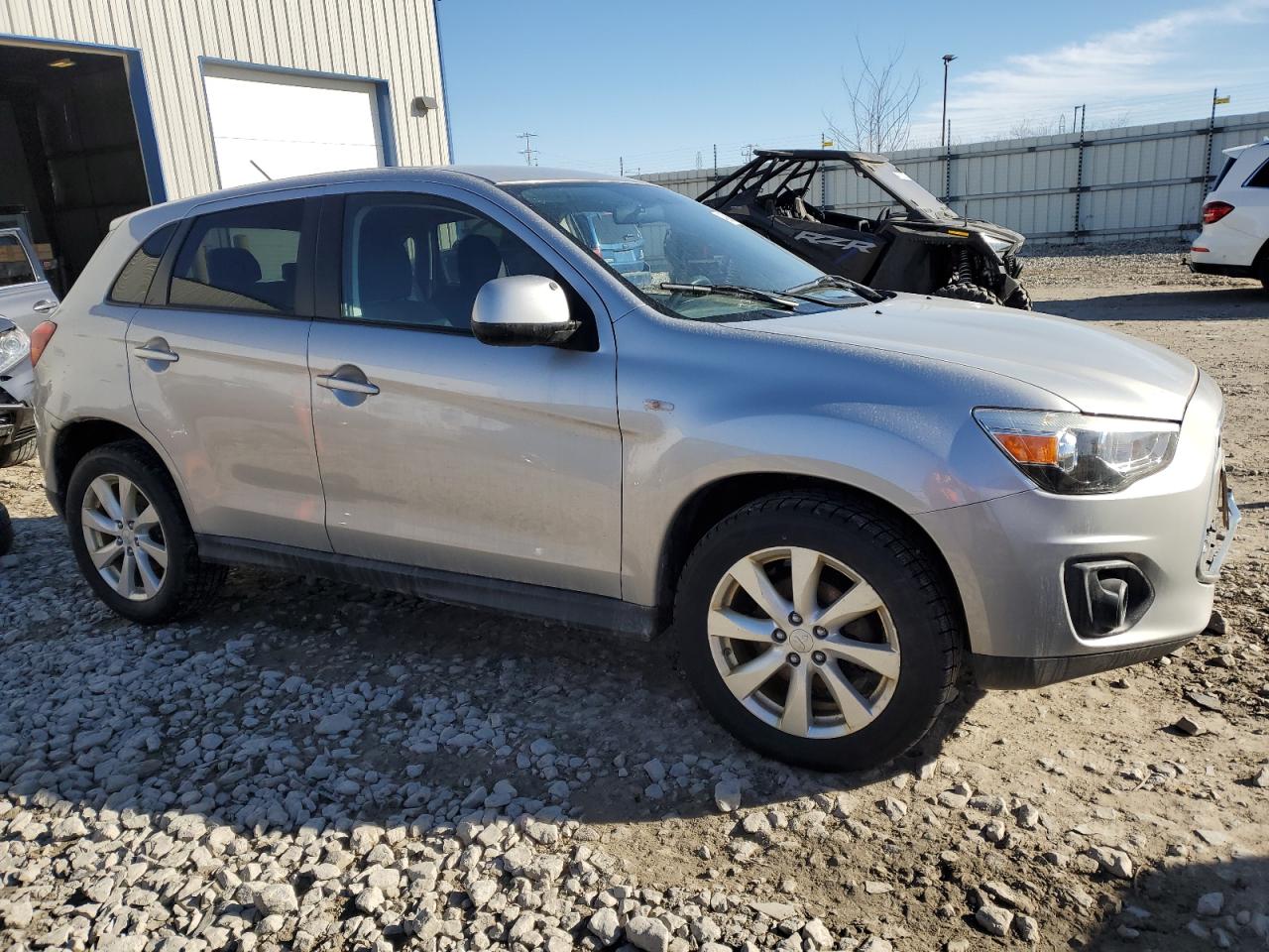 MITSUBISHI OUTLANDER ES