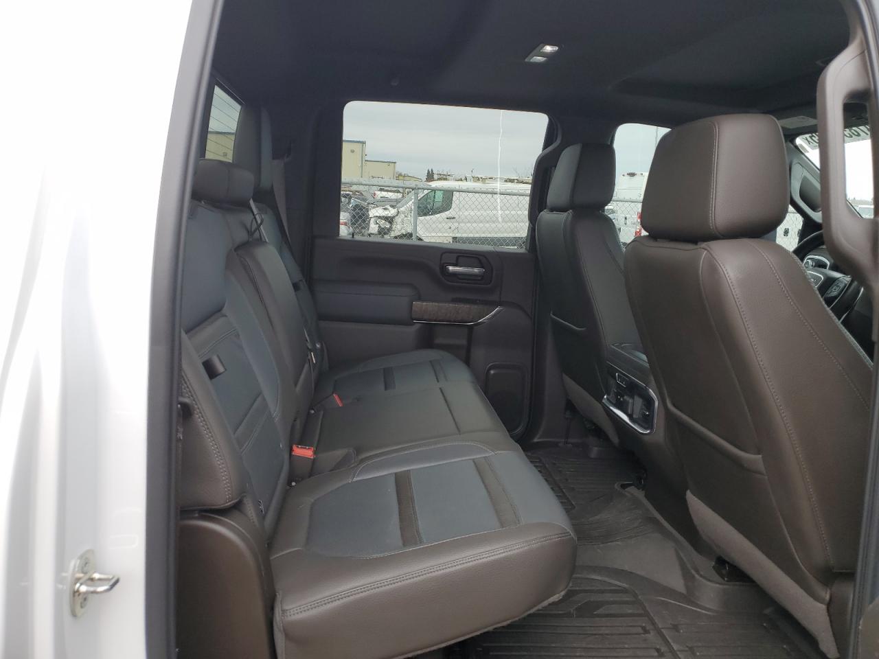 GMC SIERRA K2500 DENALI