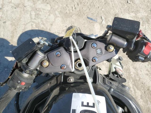 2011 SUZUKI HAYABUSA - JS1GX72AXB2103551