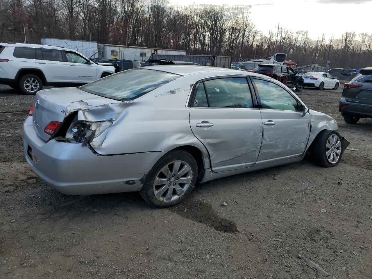 Lot #3222643822 2005 TOYOTA AVALON XL