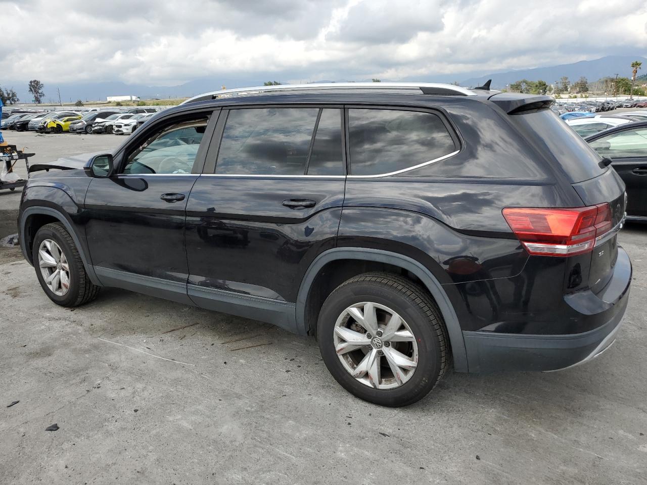 Lot #3311723245 2018 VOLKSWAGEN ATLAS SE