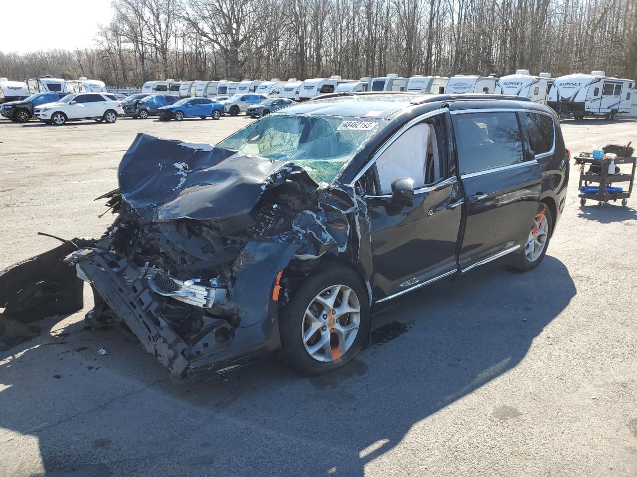  Salvage Chrysler Pacifica