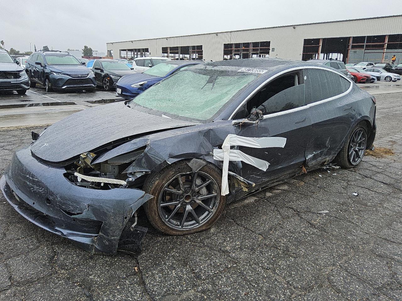 TESLA MODEL 3