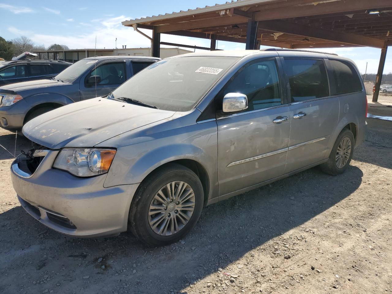 CHRYSLER TOWN & COUNTRY TOURING L