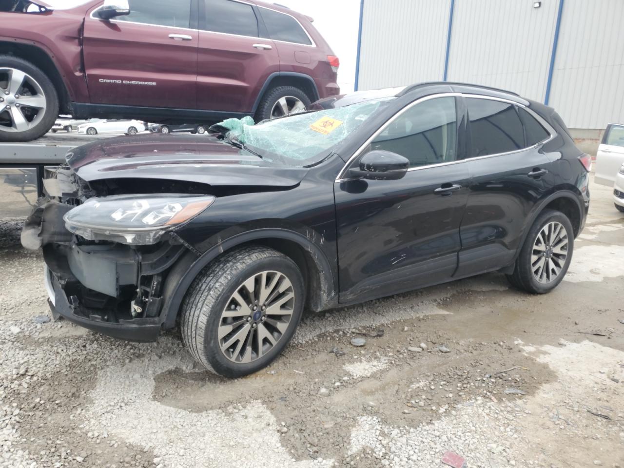 FORD ESCAPE TITANIUM