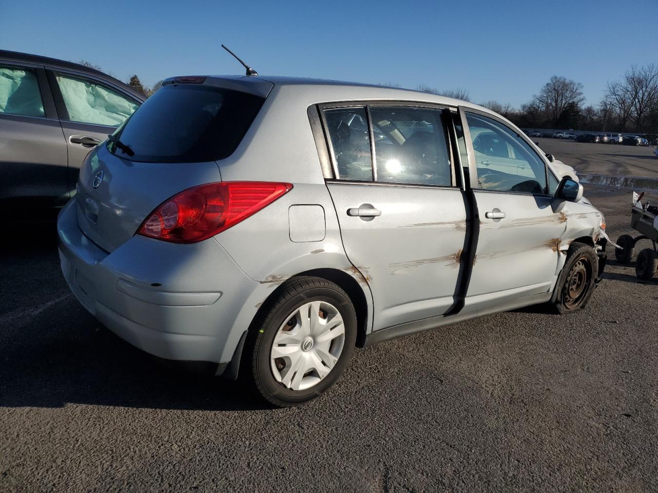 NISSAN VERSA S