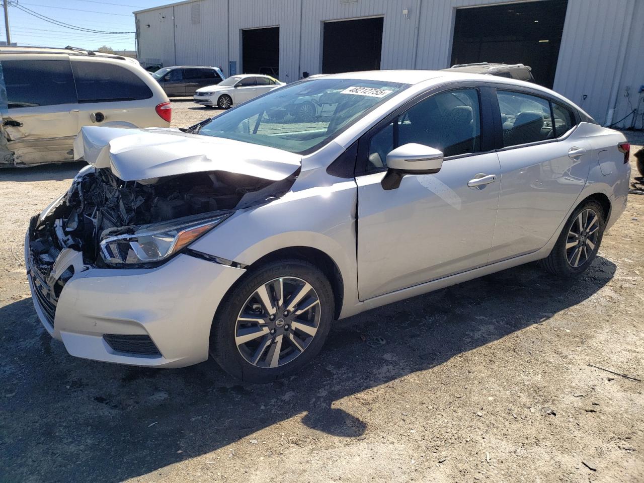 NISSAN VERSA SV