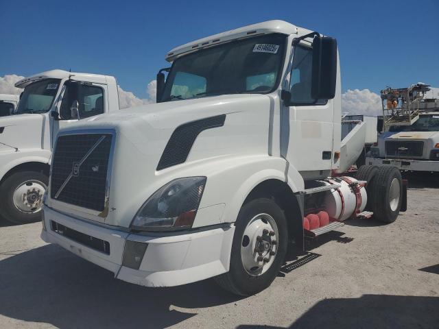 VOLVO VN VNL 2006 white tractor diesel 4V4N19TG66N435699 photo #3