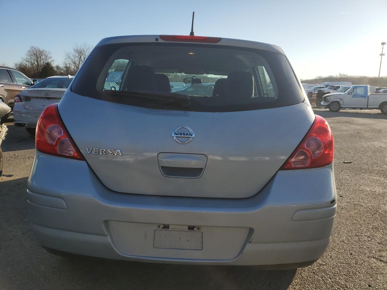 NISSAN VERSA S