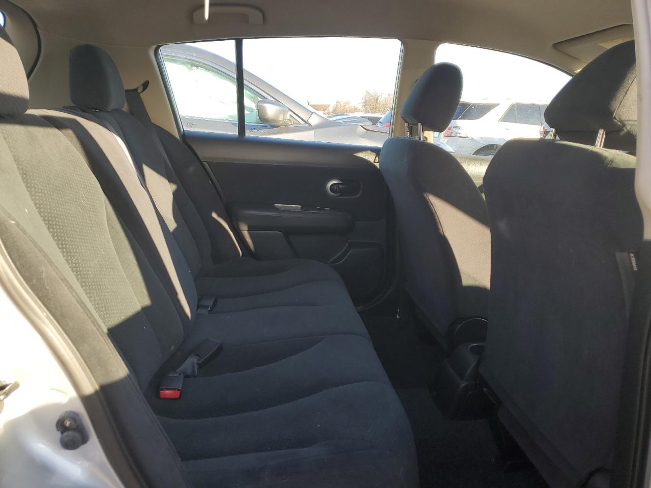 NISSAN VERSA S
