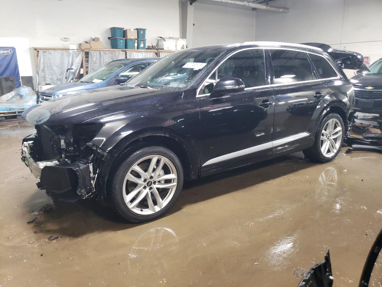 WA1VAAF79HD024261 AUDI Q7 PRESTIG 2017