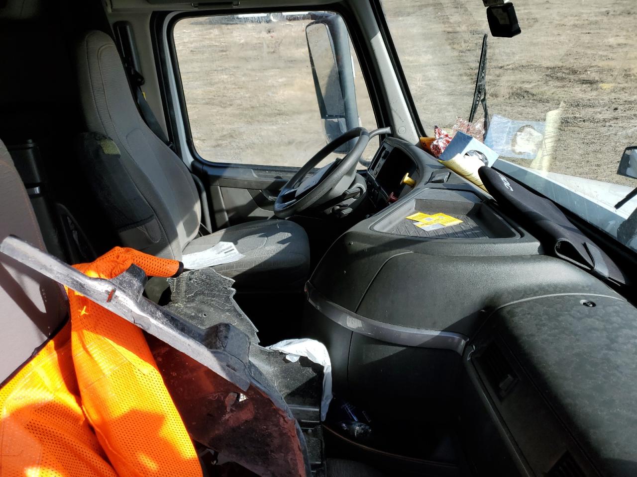 Lot #3308346031 2019 VOLVO VN VNL