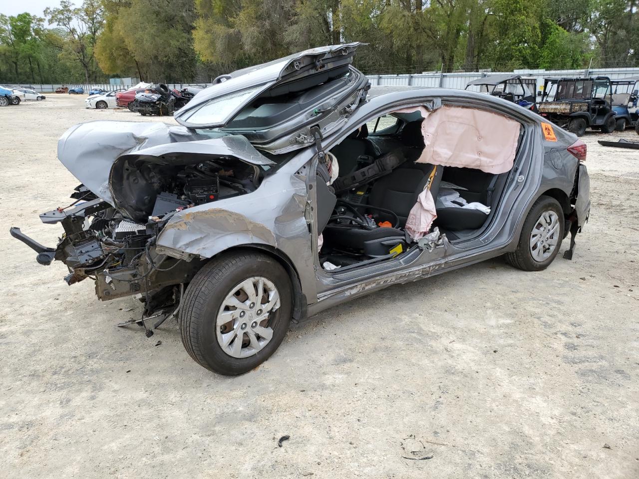 HYUNDAI ELANTRA SE
