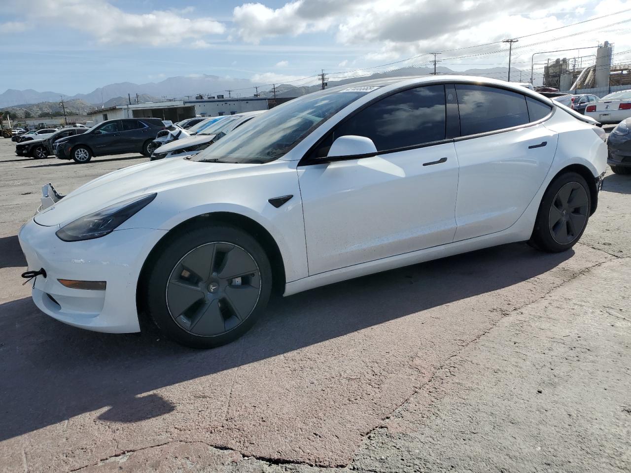 TESLA MODEL 3
