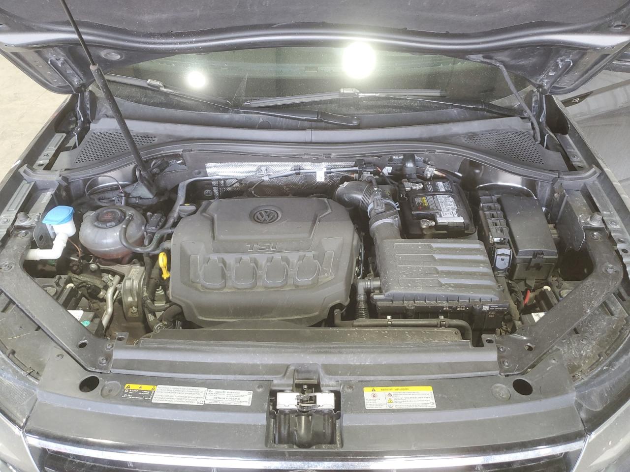 VOLKSWAGEN TIGUAN SE R-LINE BLACK