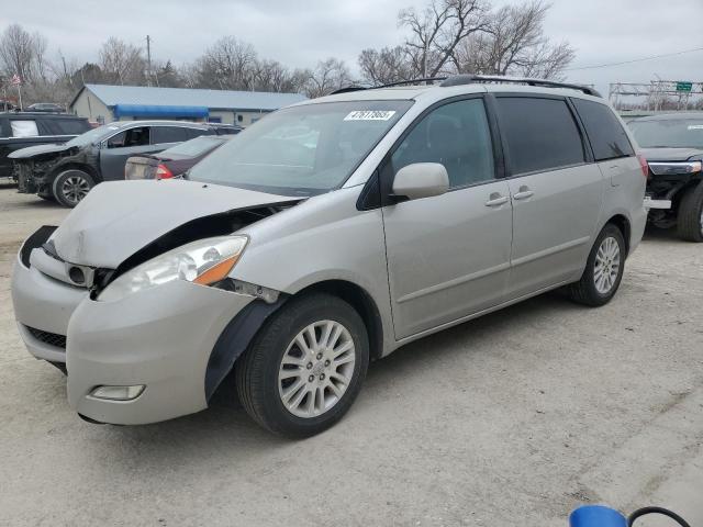 TOYOTA SIENNA XLE