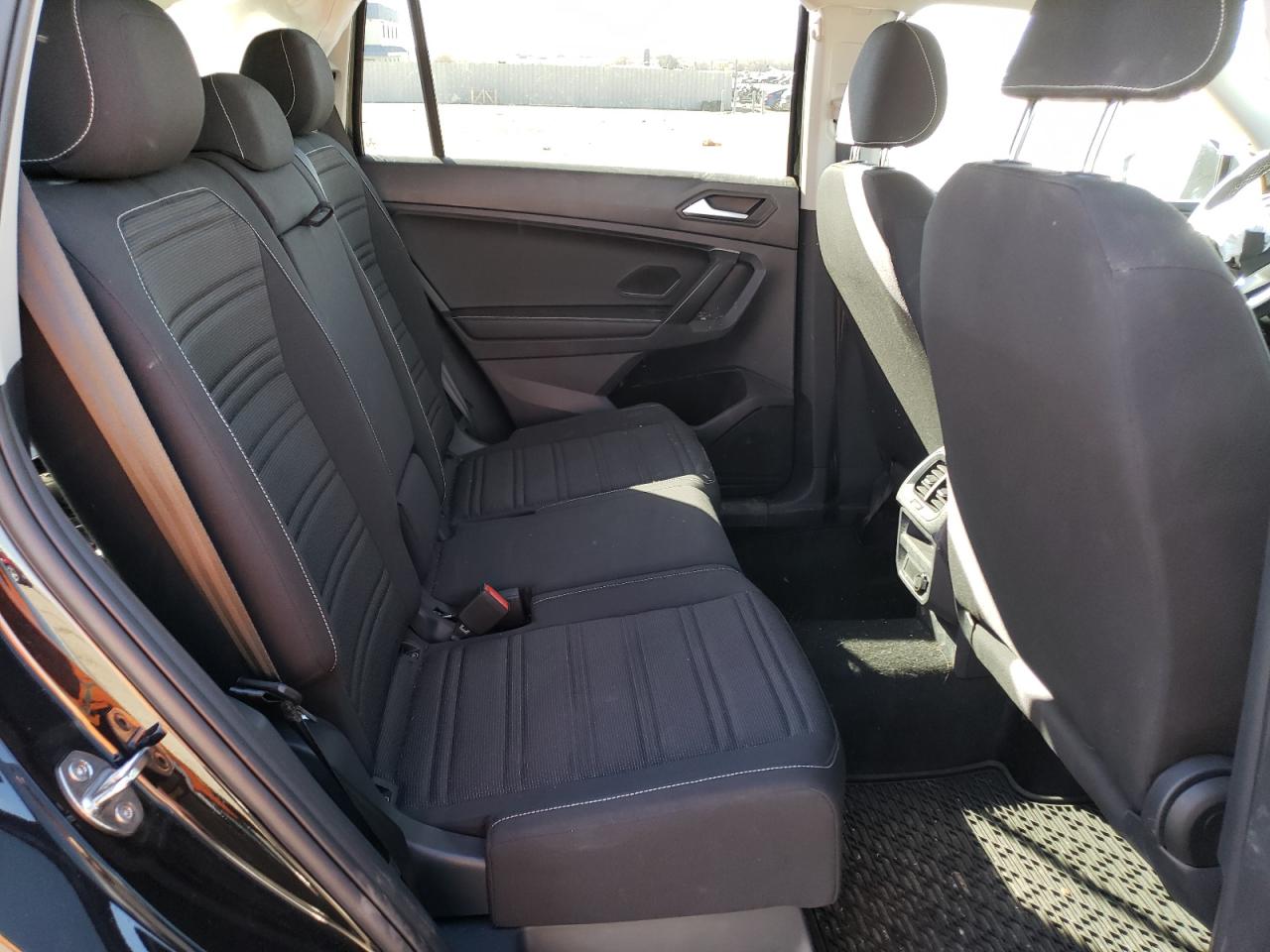 Volkswagen Tiguan s 2024