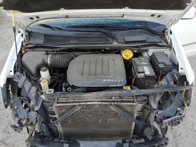 2015 CHRYSLER TOWN & COU - 2C4RC1BG4FR726022