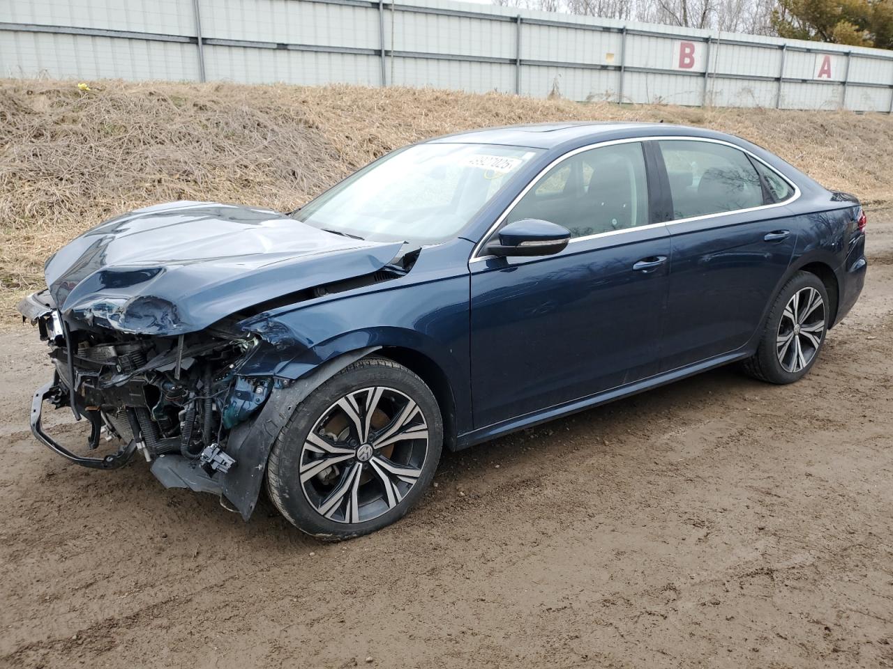VOLKSWAGEN PASSAT SE