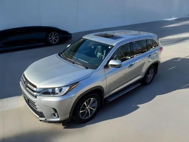 TOYOTA HIGHLANDER