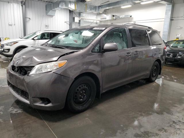 TOYOTA SIENNA LE