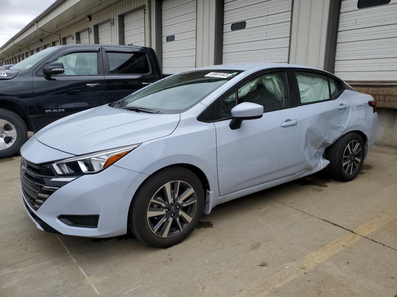 NISSAN VERSA SV