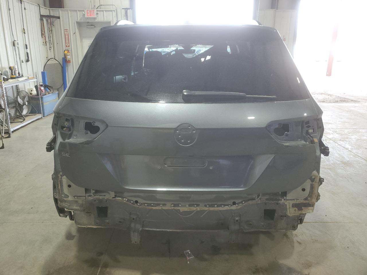 VOLKSWAGEN TIGUAN SE R-LINE BLACK