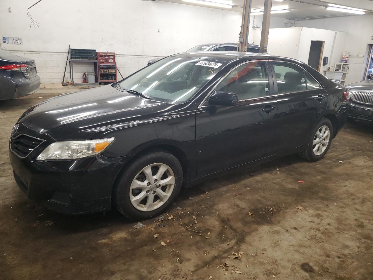 TOYOTA CAMRY BASE
