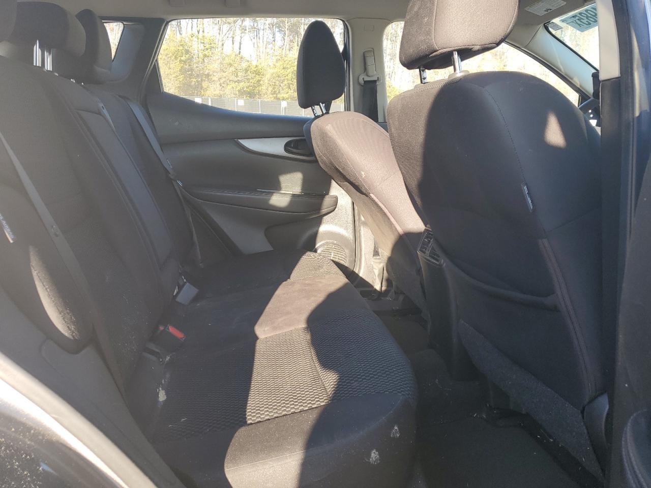 NISSAN ROGUE SPORT S