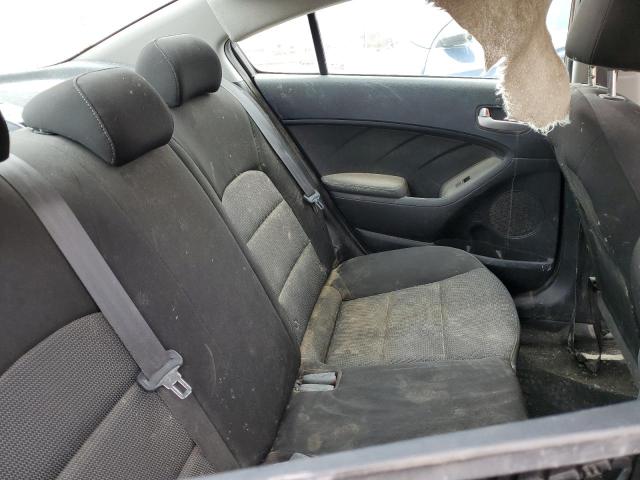 3KPFK4A75HE028676 KIA FORTE LX