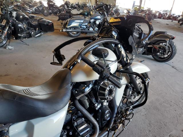 2018 HARLEY-DAVIDSON FLTRXS ROA - 1HD1KTC11JB681570