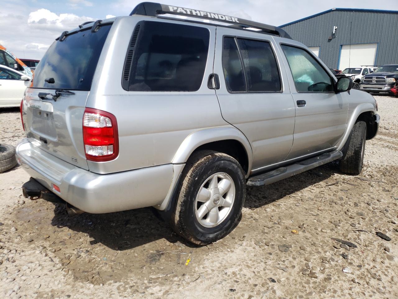 JN8DR09YX2W732799 2002 Nissan Pathfinder Le