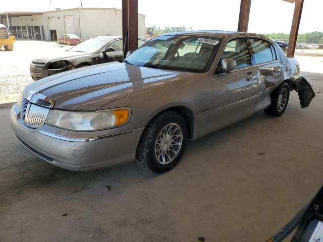 2001 Lincoln Town Car Signature