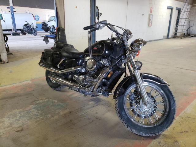 Salvage motorcycles for sale at Indianapolis, IN auction: 1997 Honda VT1100 C2