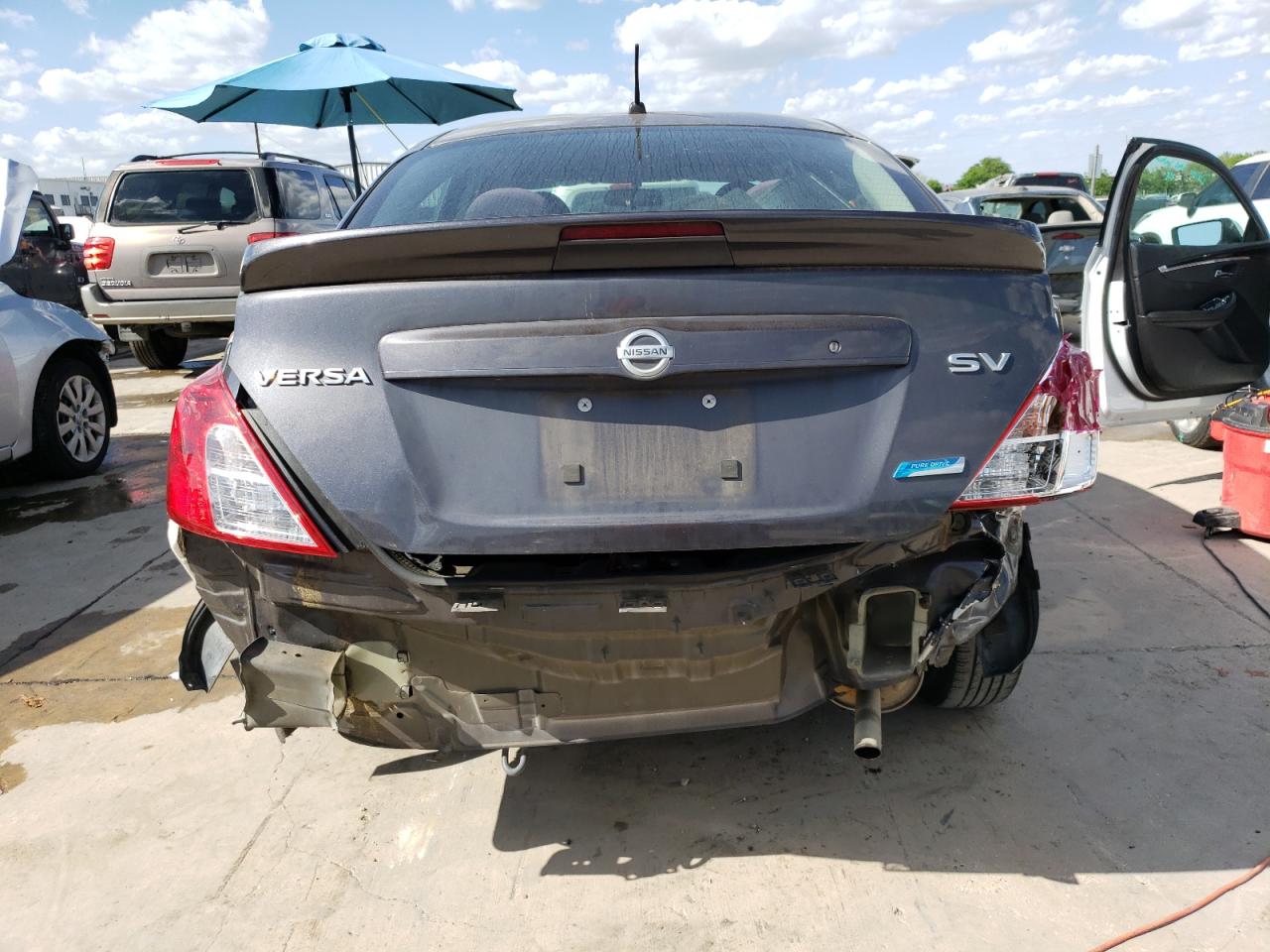 Lot #2469134691 2015 NISSAN VERSA S