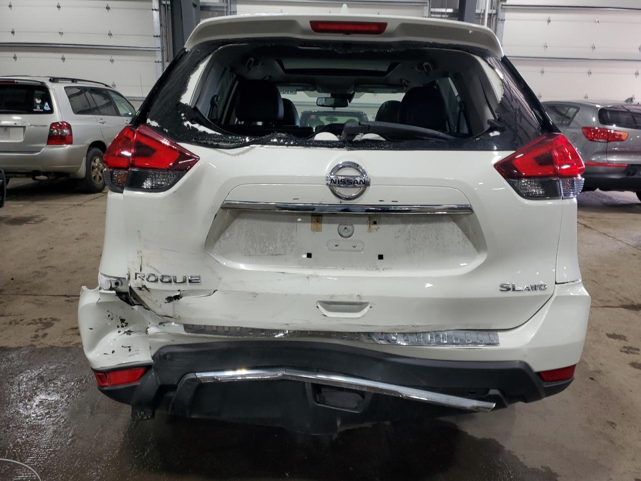 5N1AT2MV5HC889204 NISSAN ROGUE 2017