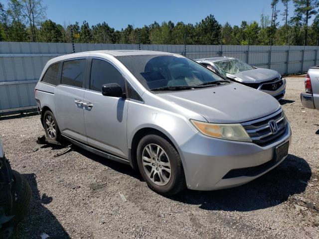 VIN 5FNRL5H64DB034812 2013 HONDA ODYSSEY no.4