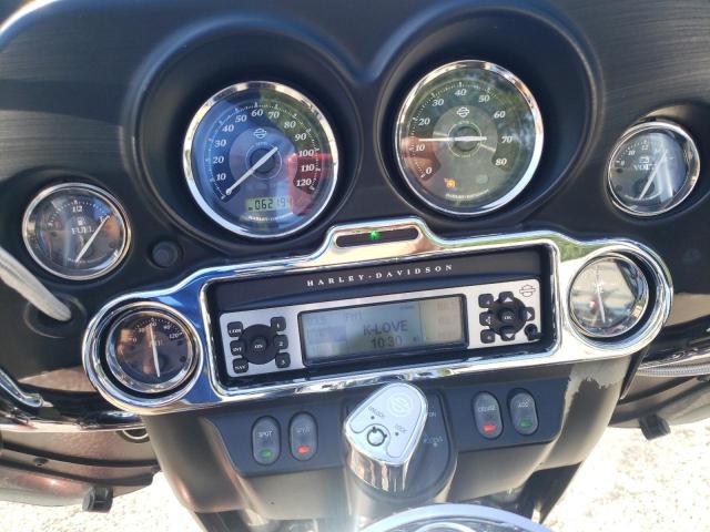 2011 HARLEY-DAVIDSON FLHTK - 1HD1KEM1XBB626403