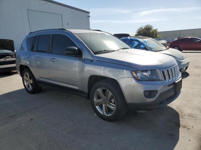 1C4NJDBB7GD552011 Jeep Compass Sport