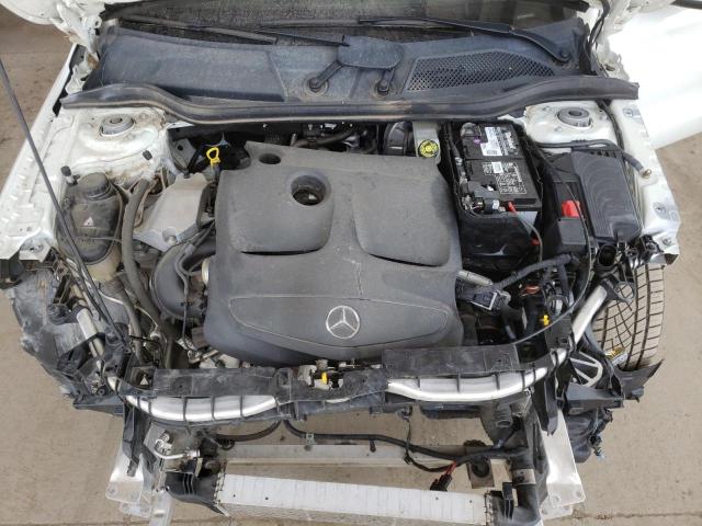 WDCTG4GB8HJ320402 Mercedes-Benz Gla 250 4matic