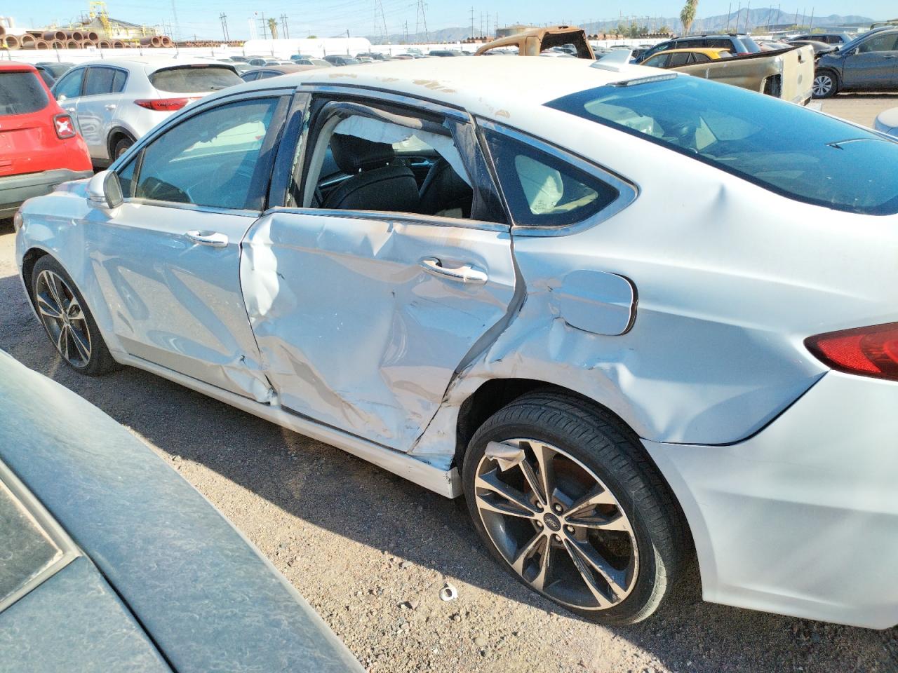 3FA6P0D98KR242915 FORD FUSION 2019