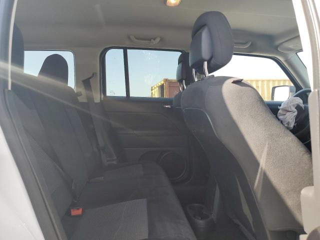 1C4NJPBA8GD582708 Jeep Patriot Sport